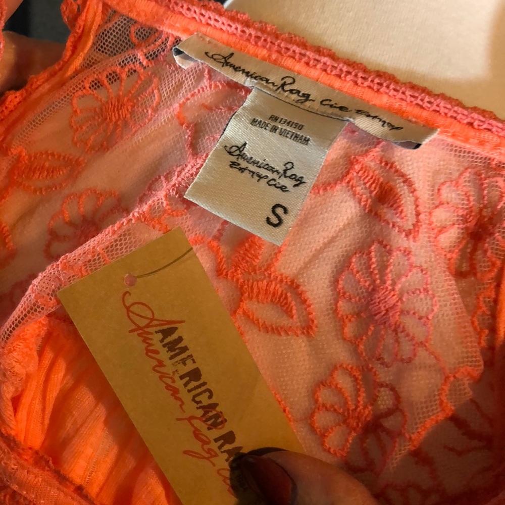 New Spring top - Picture 3 of 3